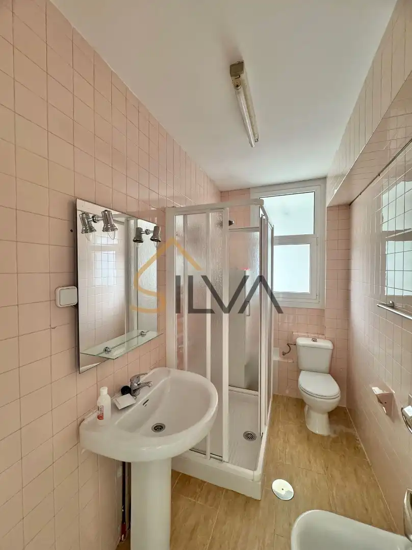 Badezimmer von Gebäude zum Verkauf in Oleiros mit Gemeinschaftspool