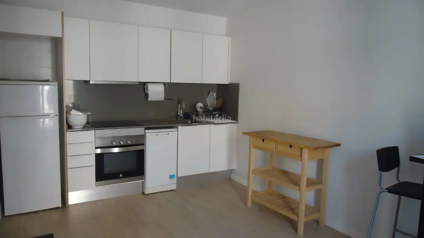 Küche von Wohnung zum Verkauf in Barcelona mit Klimaanlage und Heizung