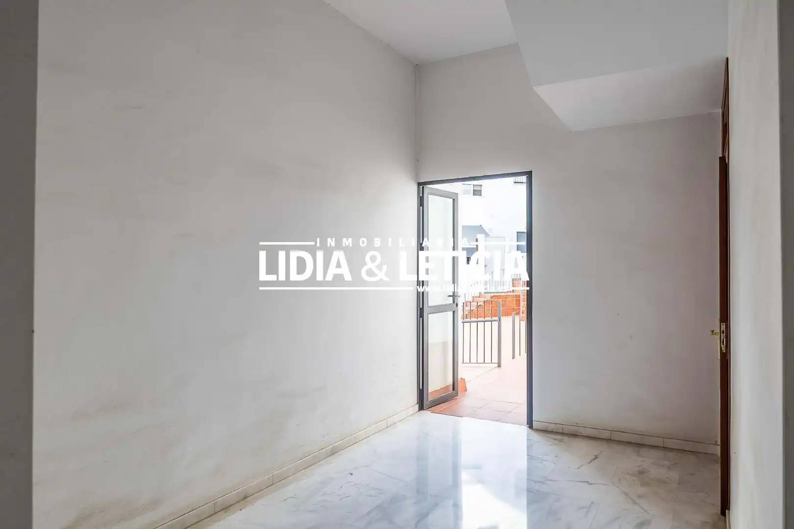 Terraza de Piso en venta en Alcalá de Guadaira con Aire acondicionado