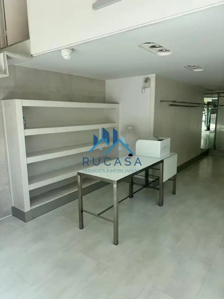 Locale commerciale in vendita a San Fernando, imagen 3