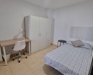 Bedroom of Flat to rent in Elche / Elx