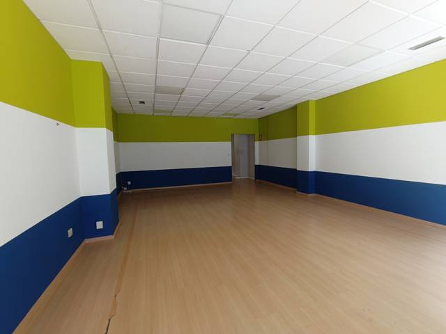 Local comercial en Alquiler en Campo da Torre - Mollabao