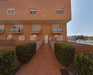 Vista exterior de Dúplex en venda en Rubí amb Aire condicionat, Terrassa i Balcó