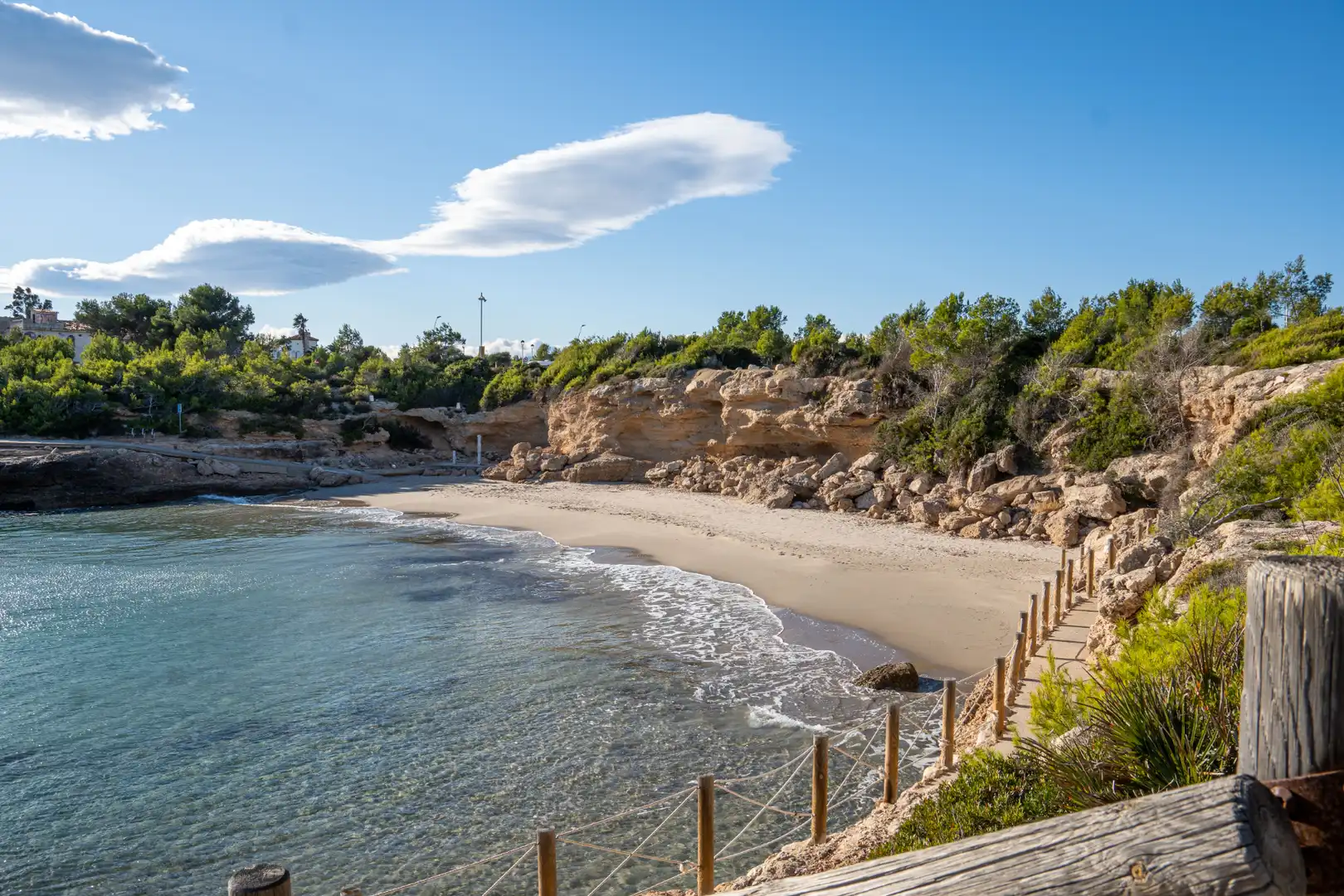 Vista exterior de Casa o xalet en venda en L'Ametlla de Mar  amb Aire condicionat, Calefacció i Jardí privat
