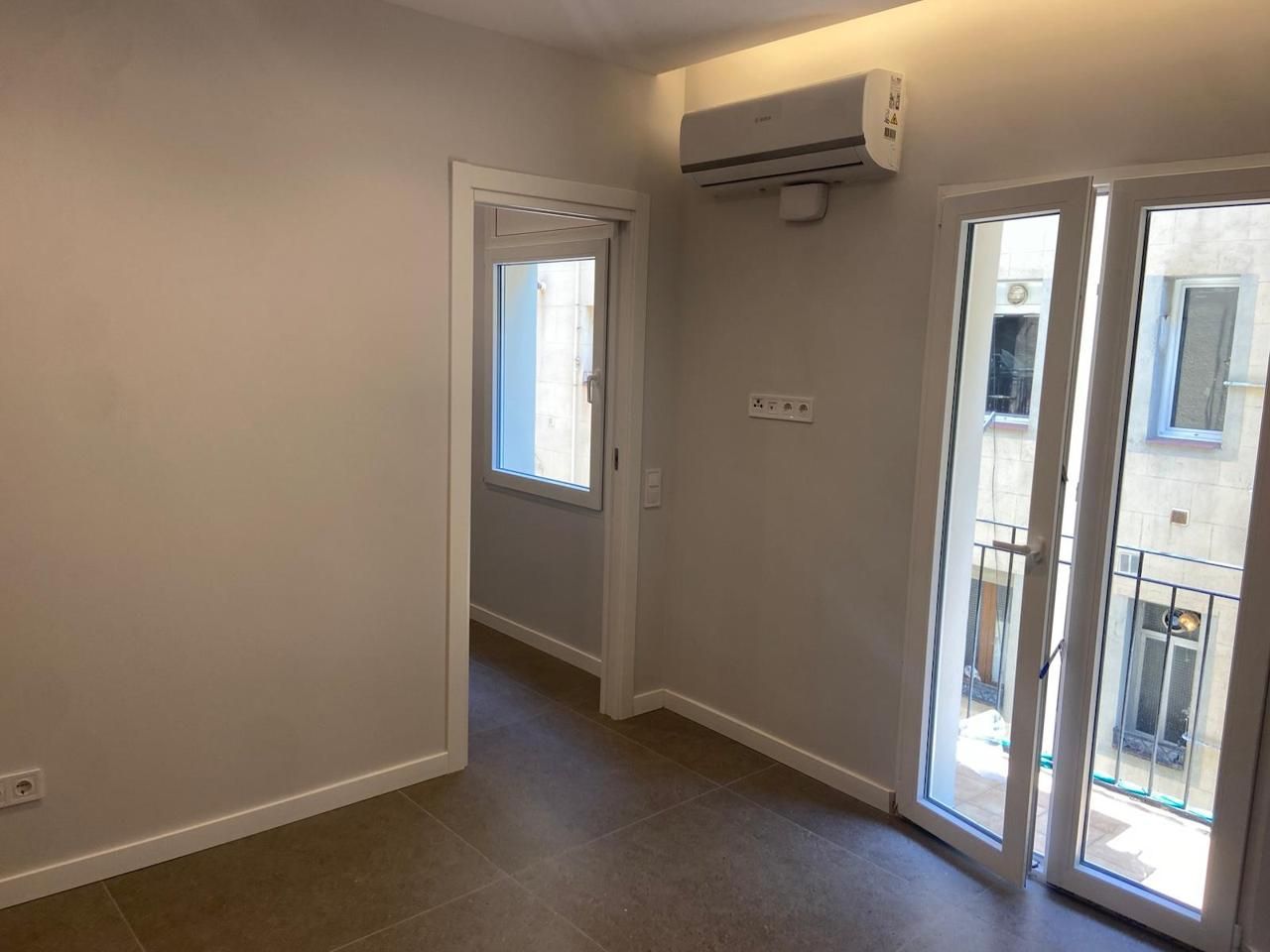 Piso en venta en  Barcelona Capital con Aire acondicionado, Terraza y Amueblado