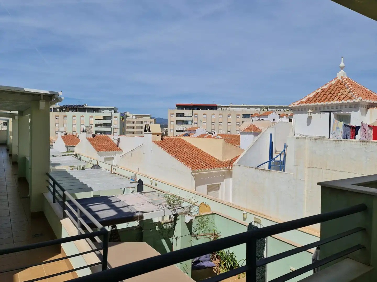 Außenansicht von Wohnungen zum Verkauf in Vélez-Málaga mit Klimaanlage, Heizung und Terrasse