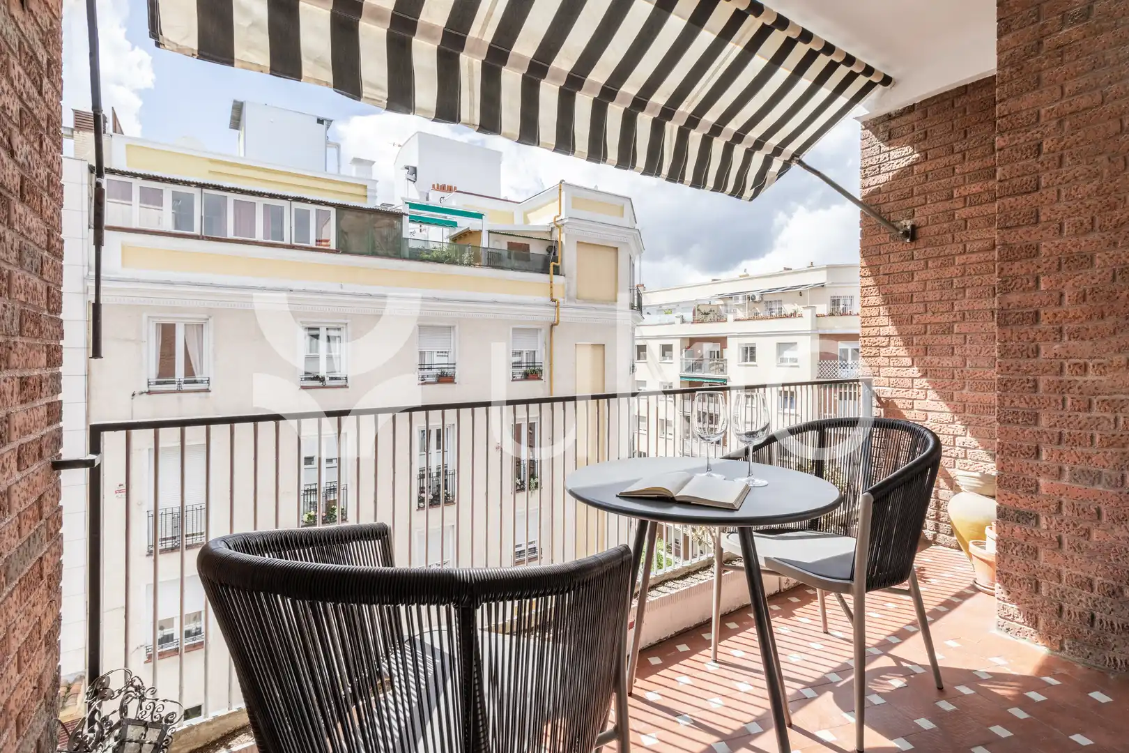 Mini appartamento con ascensore in affitto a Calle de María de Guzmán