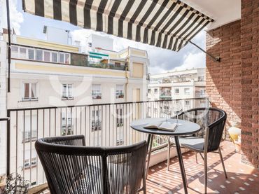 Apartament amb ascensor de lloguer a Calle de María de Guzmán