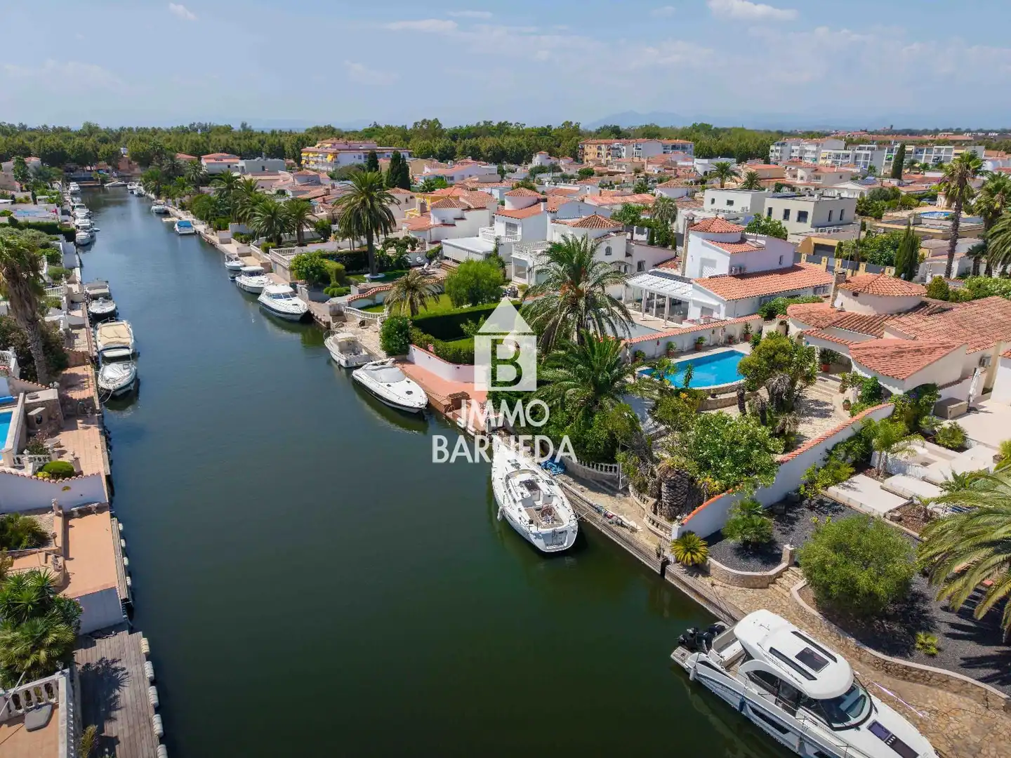 Vista exterior de Casa o xalet en venda en Empuriabrava amb Aire condicionat, Calefacció i Terrassa