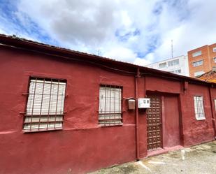 Exterior view of Single-family semi-detached for sale in Valladolid Capital