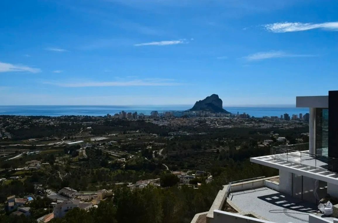 Vista exterior de Casa o xalet en venda en Calpe / Calp amb Aire condicionat, Calefacció i Jardí privat