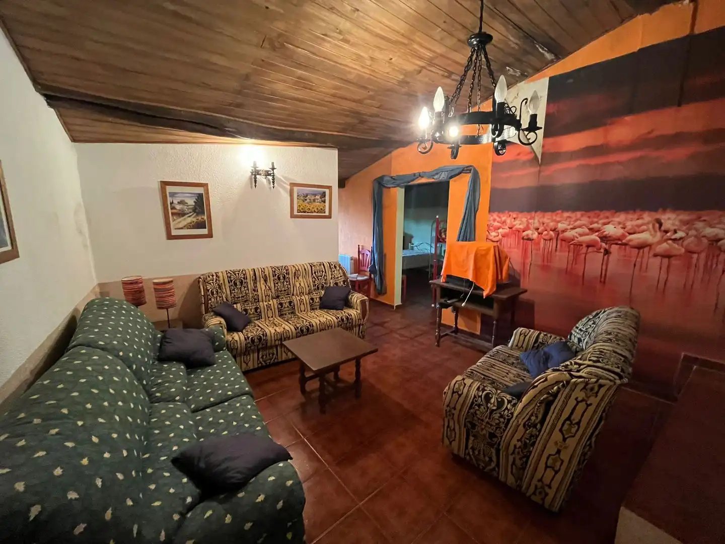 Sala de estar de Finca rústica en venta en Cañamero con Calefacción y Jardín privado