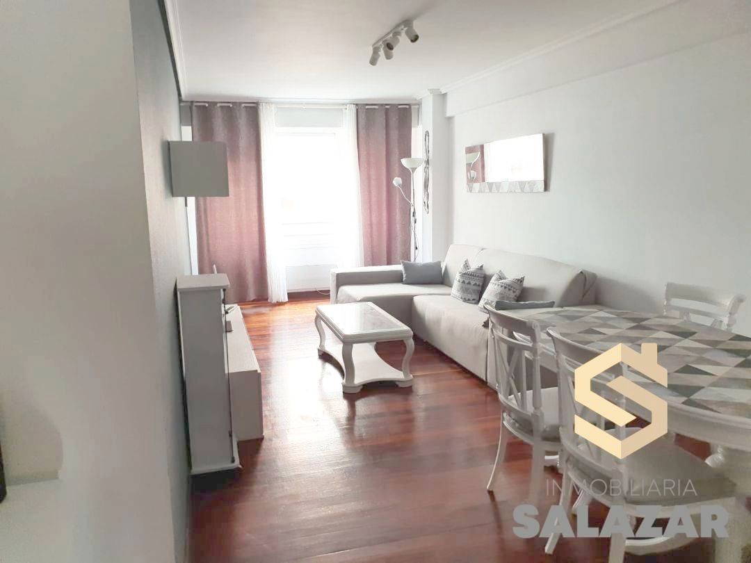 Sala de estar de Piso de alquiler en Bilbao  con Calefacción y Balcón
