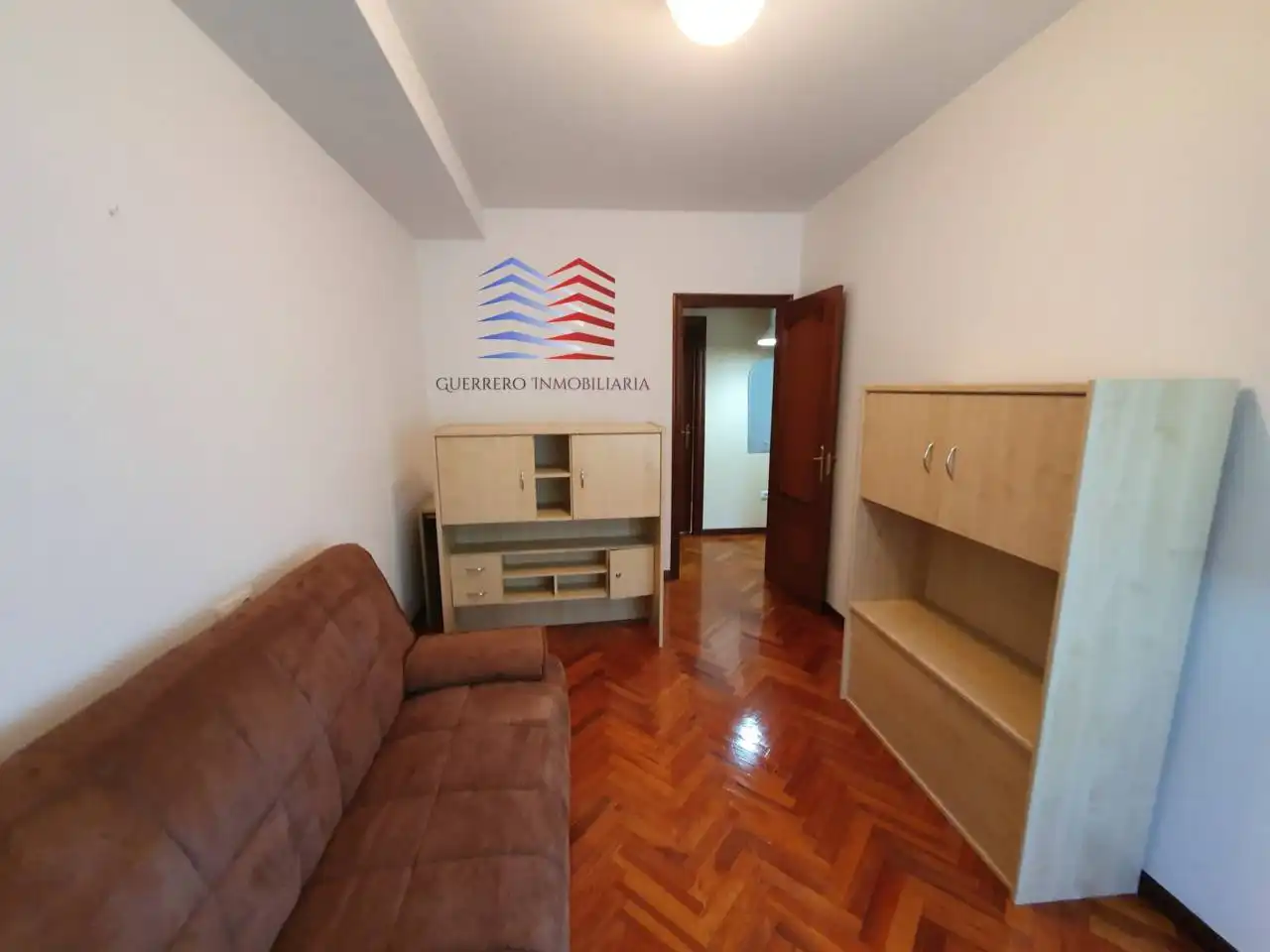 Living room of Flat for rent in Ourense Capital   with Heating, Parquet flooring and Storage room