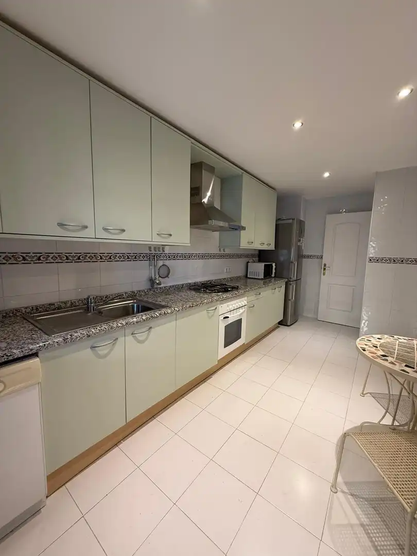Cocina de Piso en venta en Marbella con Aire acondicionado y Terraza