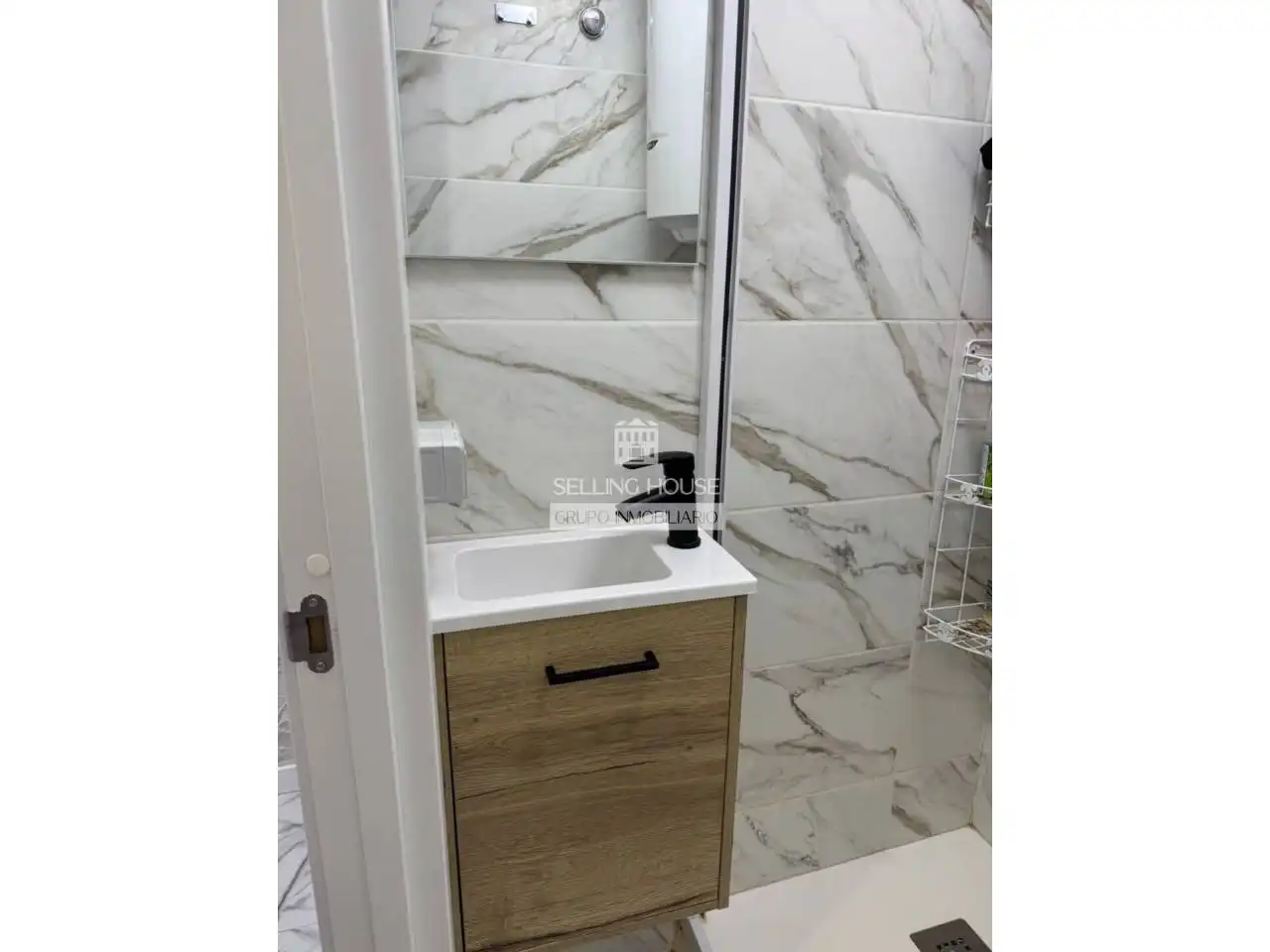 Baño de Piso en venta en Xirivella con Aire acondicionado y Amueblado