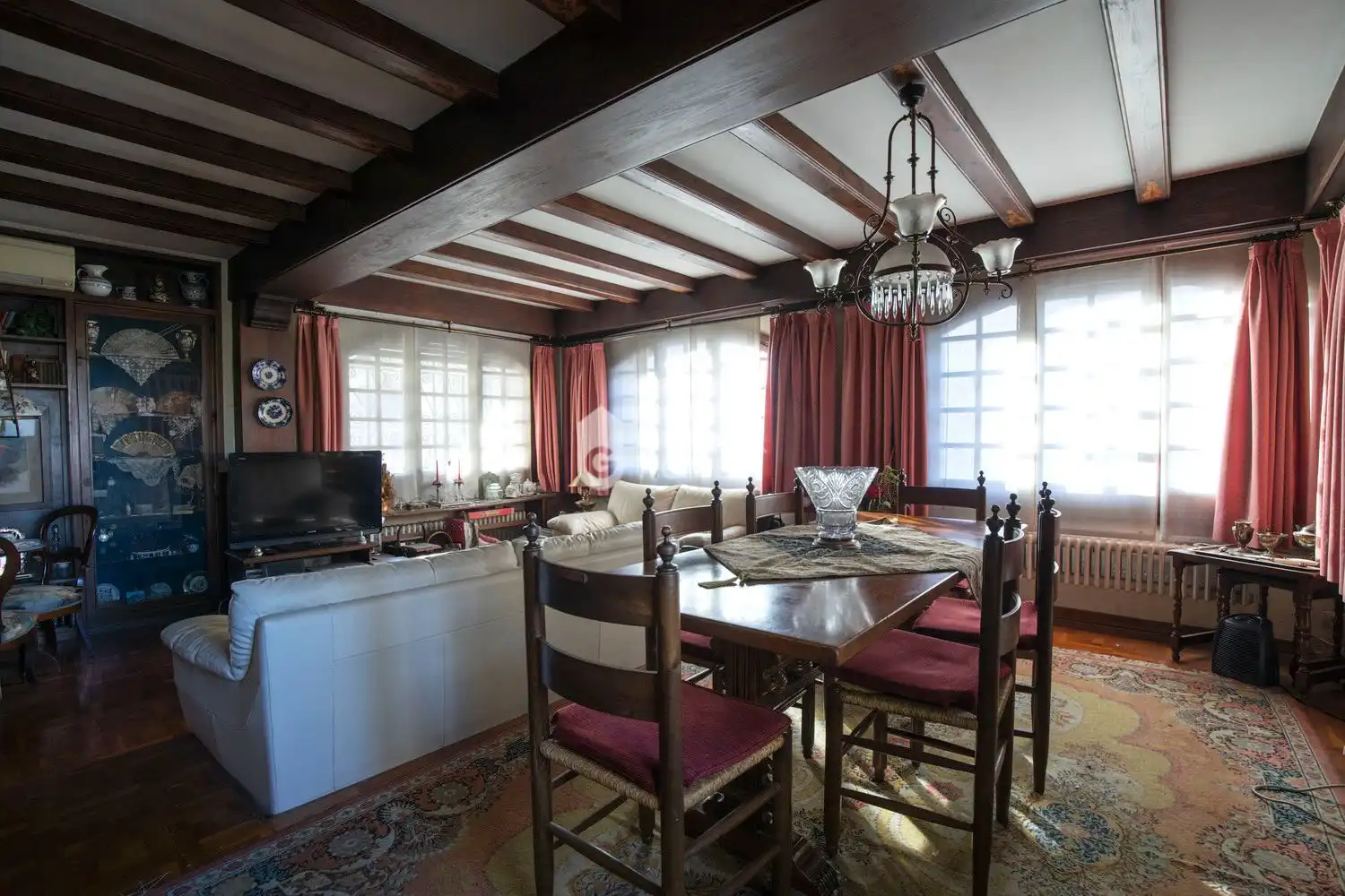 Comedor de Casa o chalet en venta en Girona con Aire acondicionado, Calefacción y Jardín privado