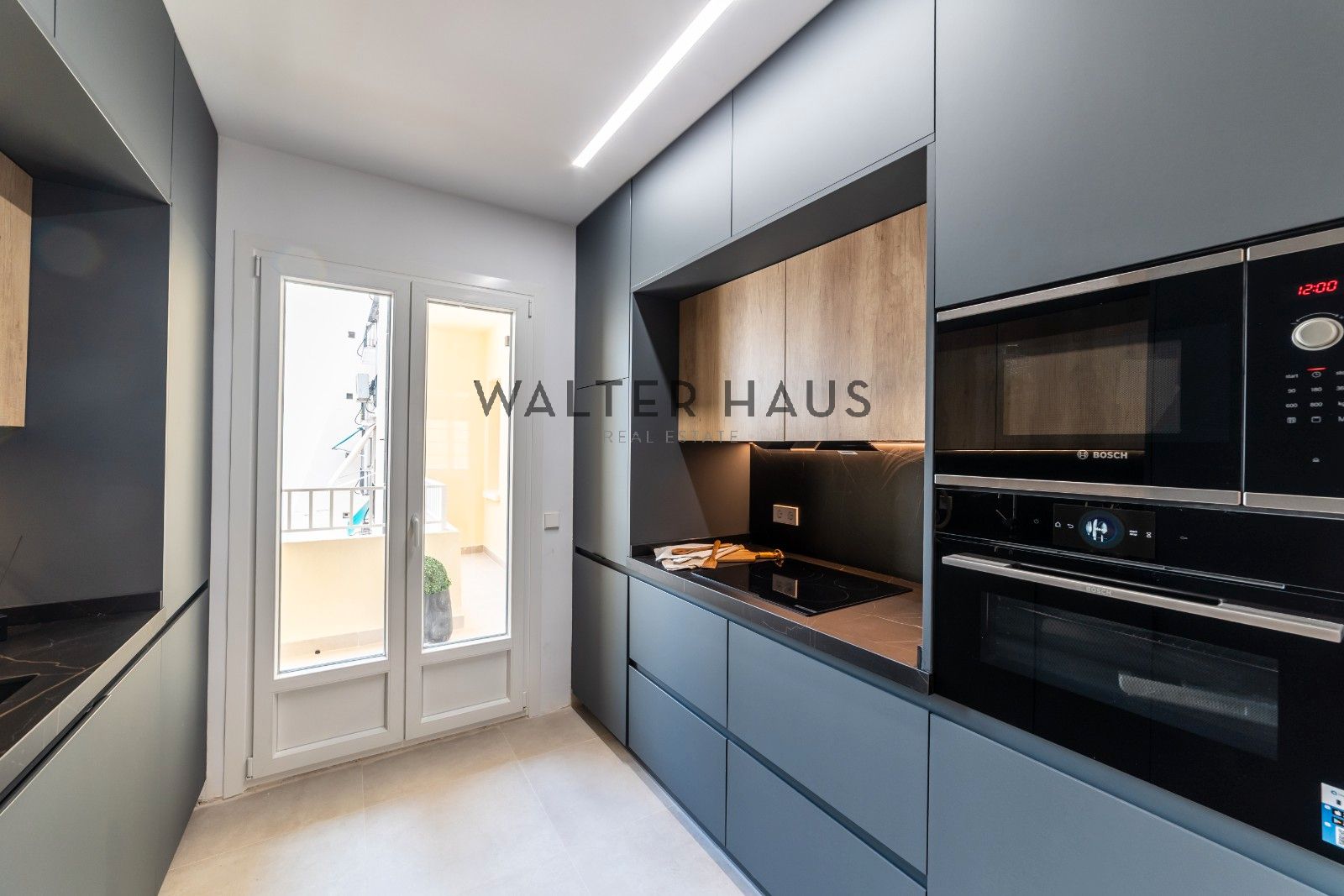 Kitchen of Flat for sale in  Madrid Capital  with Air Conditioner, Heating and Terrace