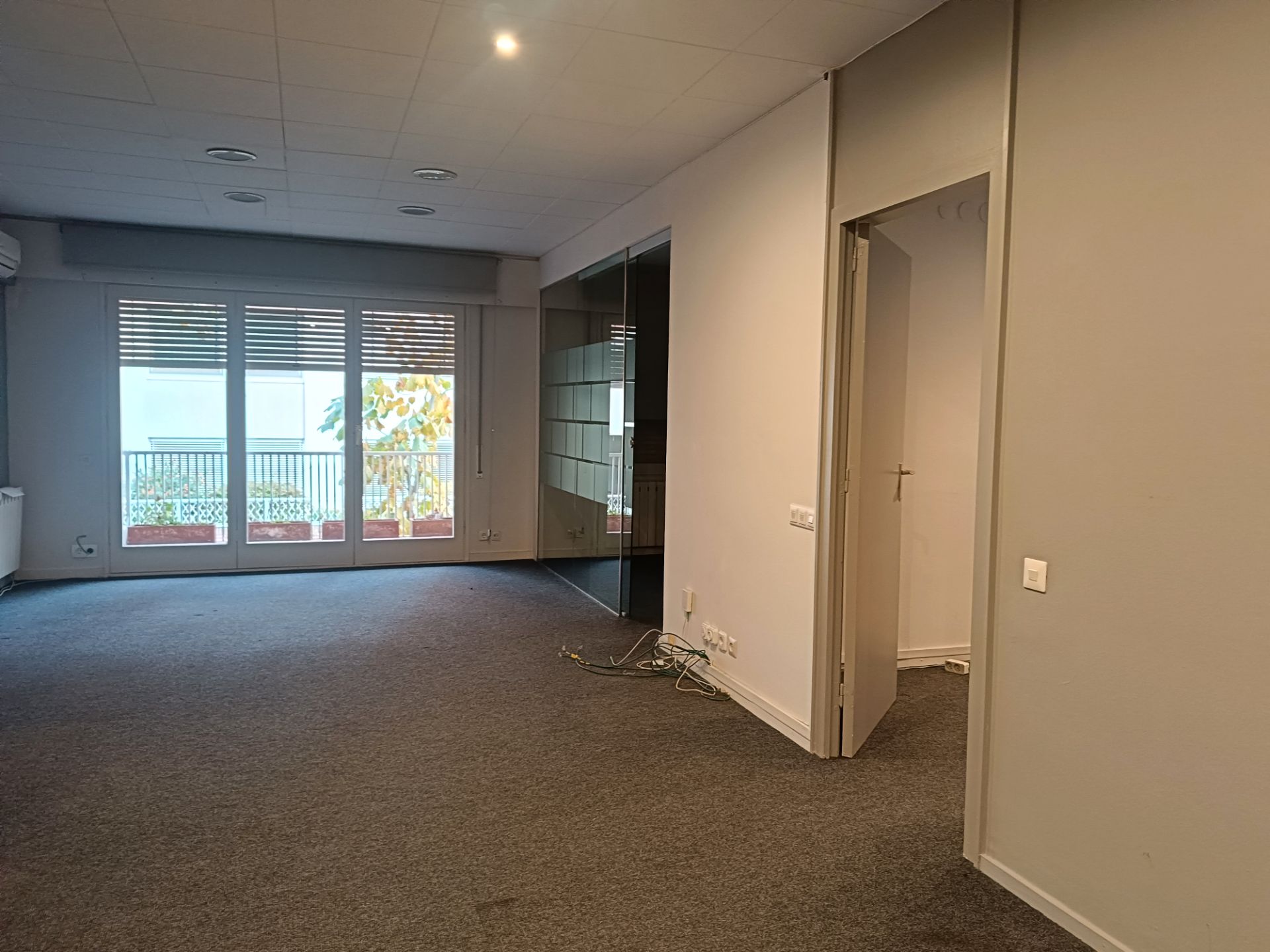 Local de lloguer en  Barcelona Capital amb Aire condicionat, Calefacció i Terrassa