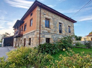 Casa con balcone in vendita a Villafufre - Bº Villafufre - San Martín 5