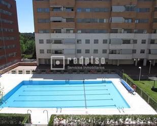 Swimming pool of Duplex for sale in Alcorcón  with Air Conditioner, Terrace and Swimming Pool