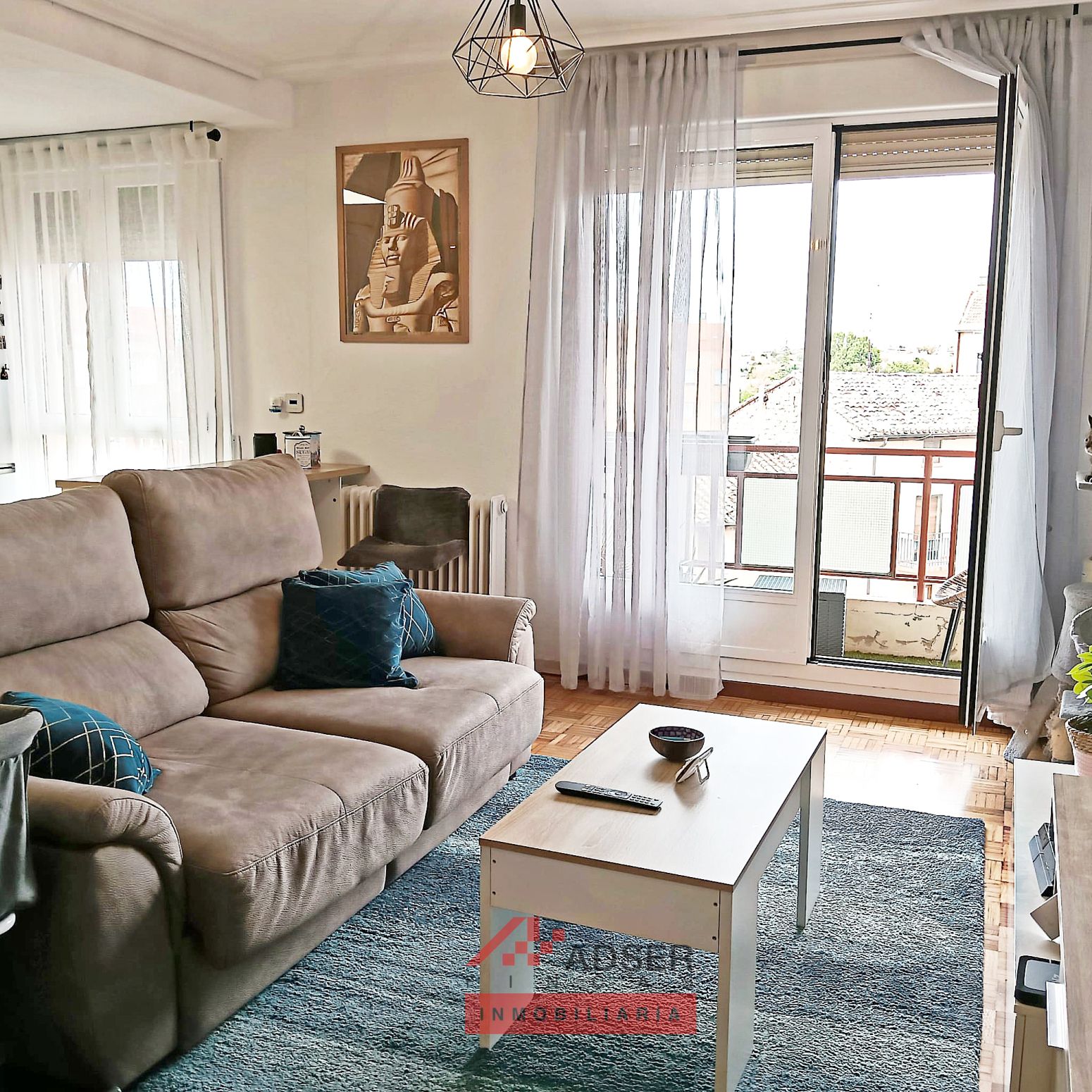 Living room of Flat for sale in Oyón-Oion  with Heating, Parquet flooring and Storage room