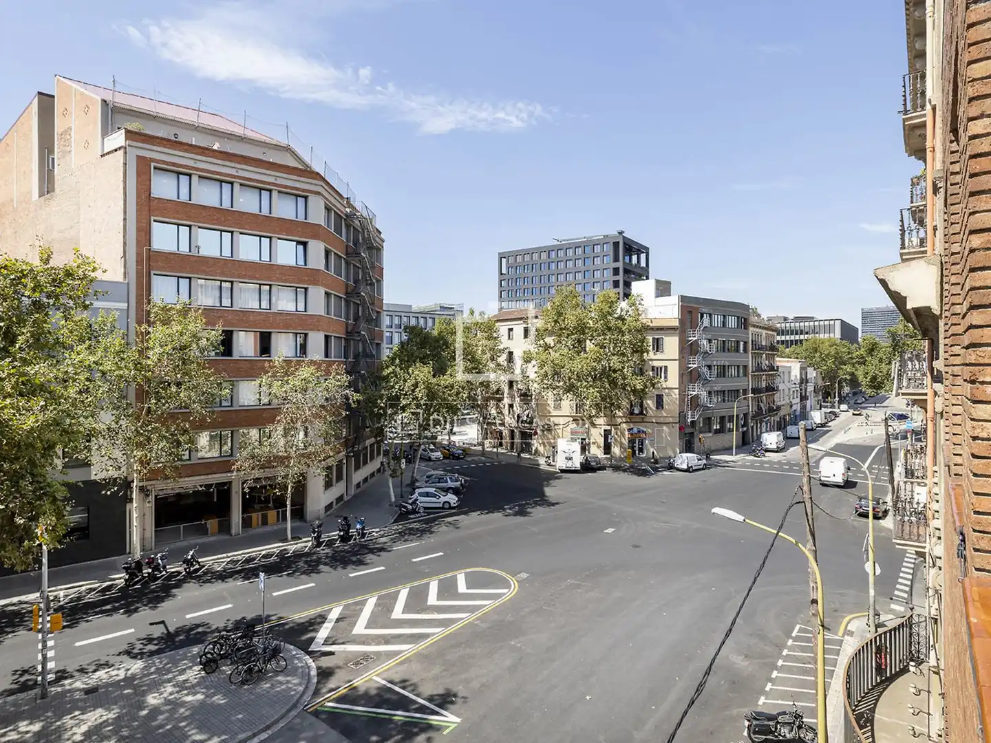Exterior view of Flat for rent in Sant Martí