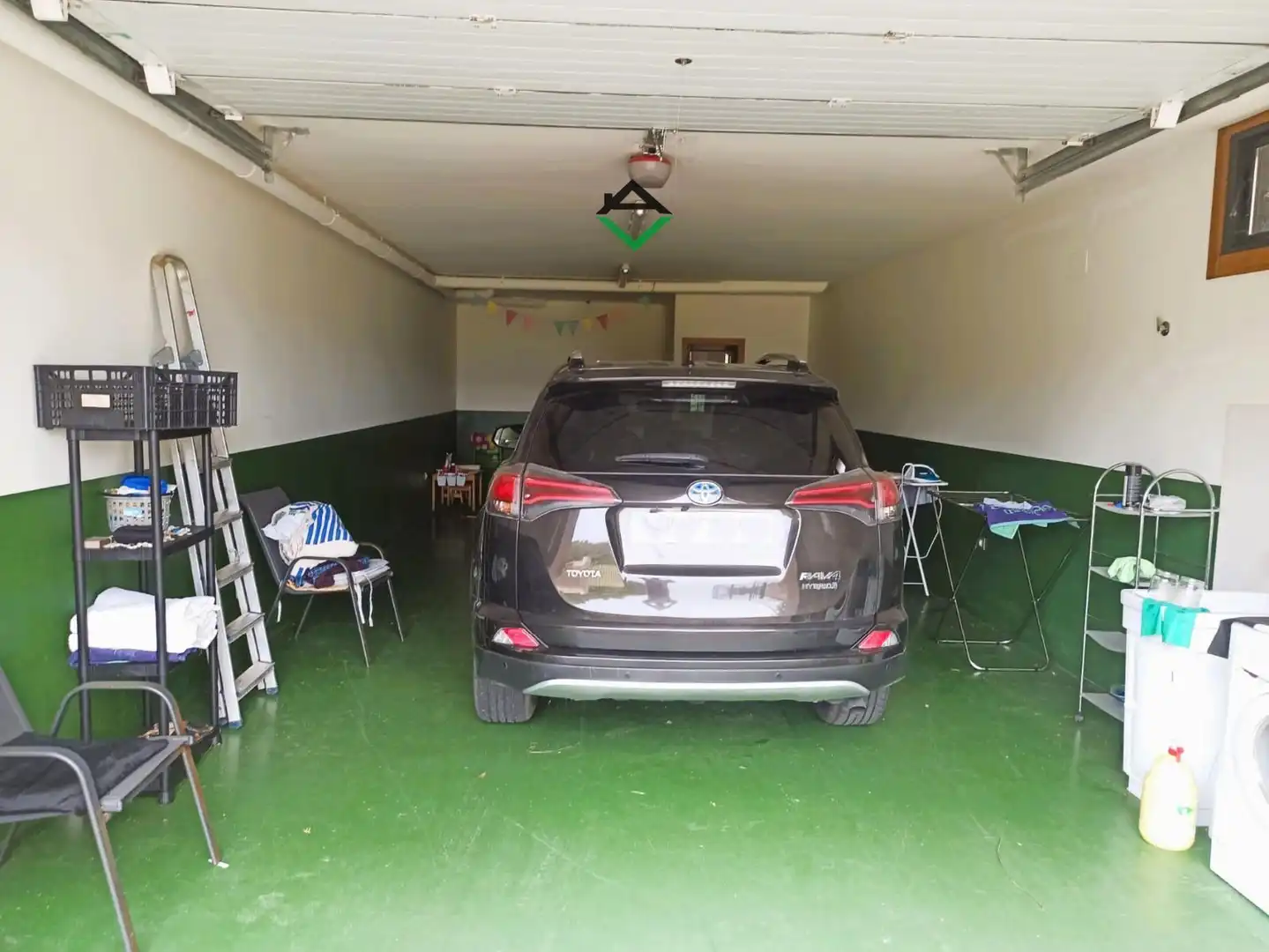 Parking de Casa o chalet en venta en Cangas  con Terraza, Piscina y Amueblado