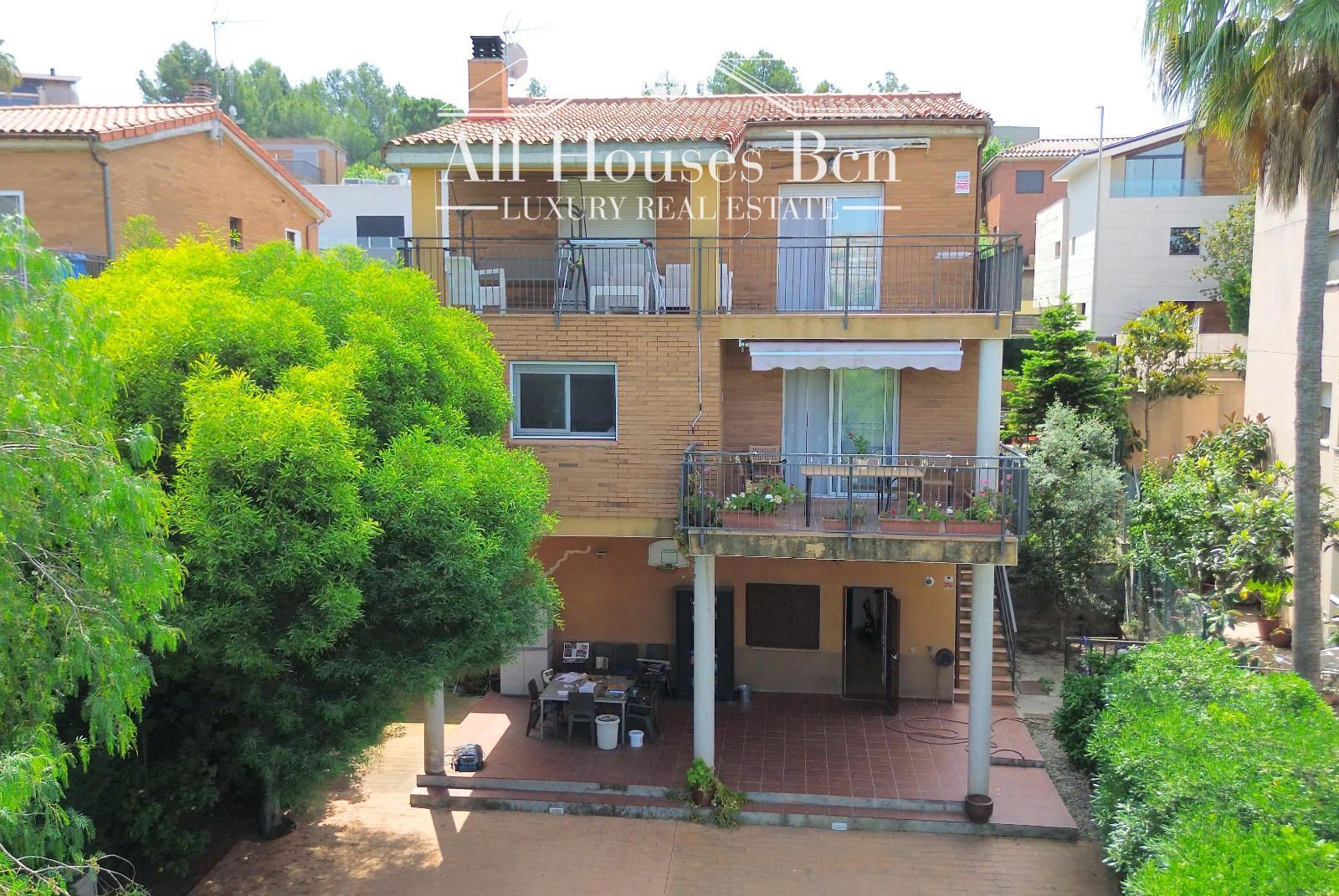 Exterior view of House or chalet for sale in El Papiol  with Air Conditioner, Heating and Terrace