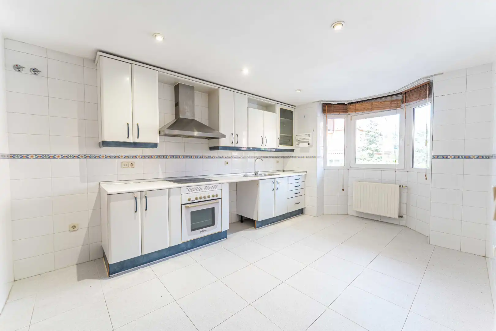 Cocina de Casa adosada en venta en Las Rozas de Madrid con Calefacción, Jardín privado y Parquet