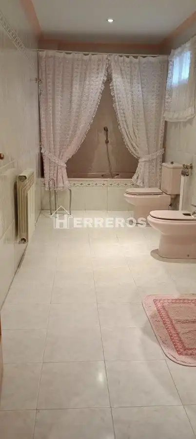 Bany de Casa o xalet en venda en Lanciego / Lantziego amb Calefacció, Terrassa i Traster