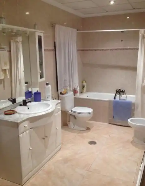 Baño de Casa o chalet en venta en Albacete con Jardín privado, Terraza y Piscina
