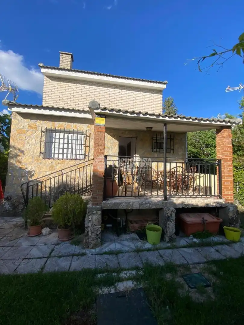 Vista exterior de Casa o chalet en venta en Trijueque con Aire acondicionado y Calefacción