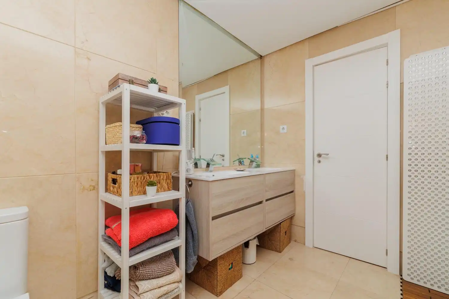 Bathroom of Houses for sale in Madrid  with Air Conditioner, Heating and Private garden