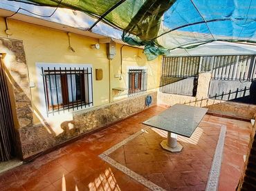 Maison mitoyenne avec balcon à vendre à San Juan de los Terreros