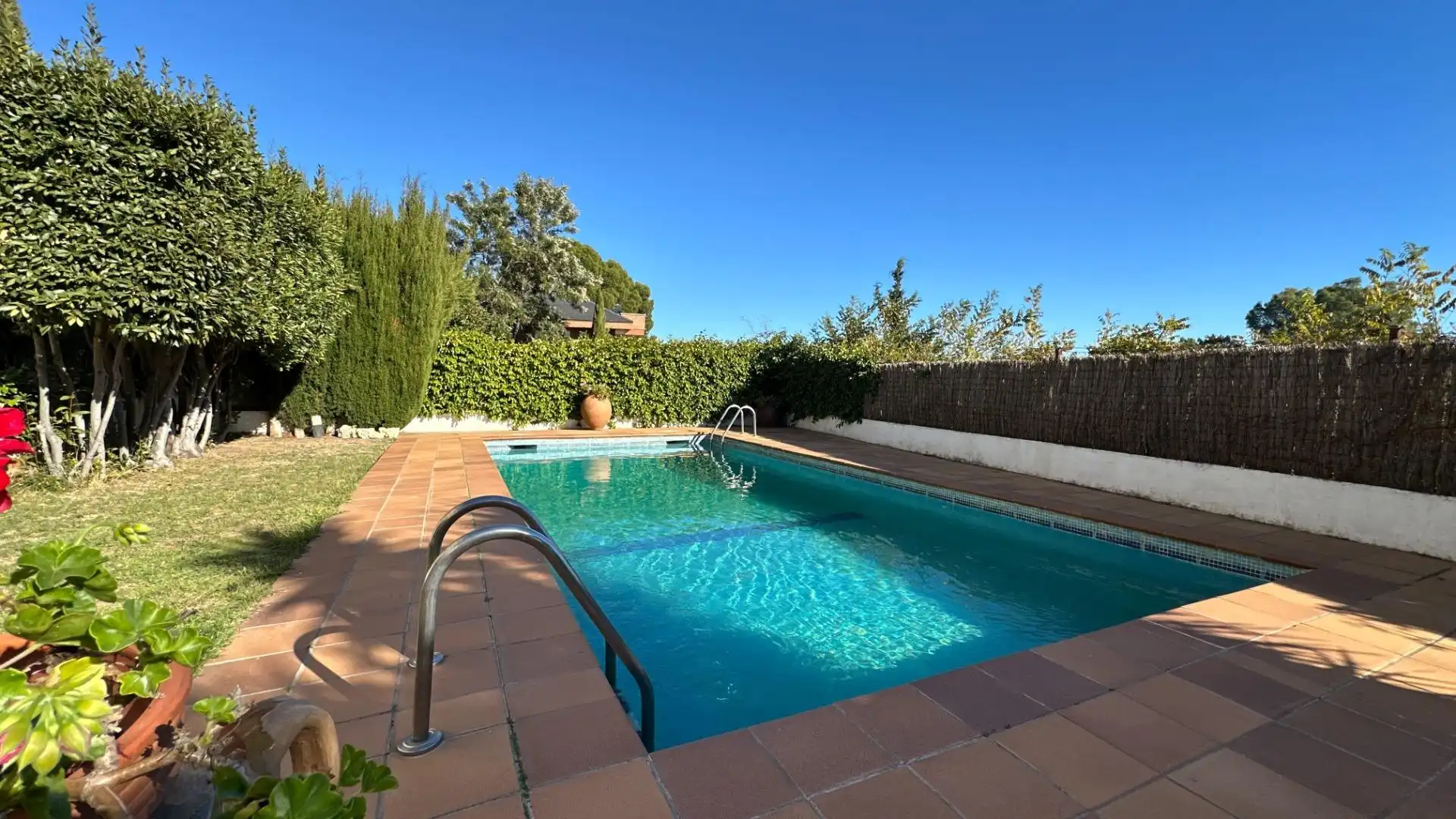 Swimming pool of Houses for sale in Sant Cugat del Vallès  with Heating, Private garden and Parquet flooring