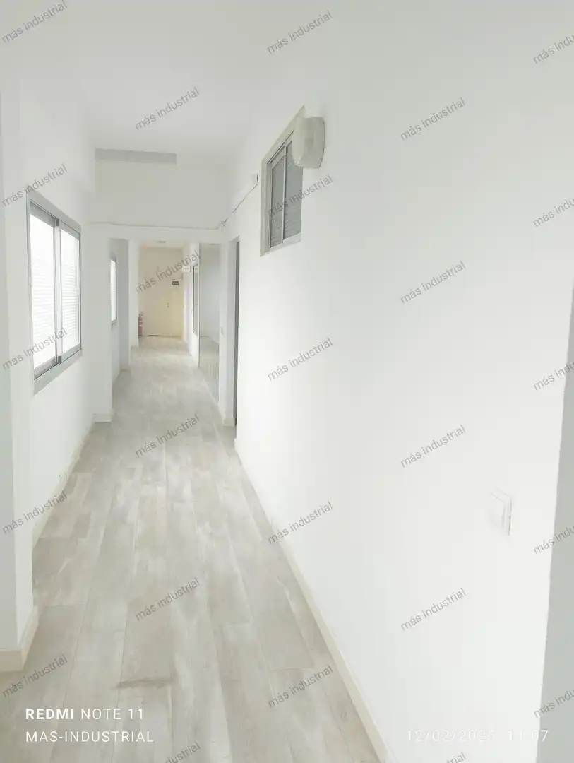 Office for rent in Paterna  with Furnished