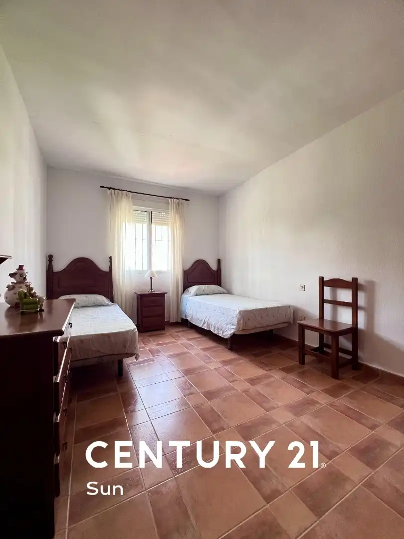 Habitación de Casa adosada en venta en Estepona con Jardín privado, Terraza y Lavadora