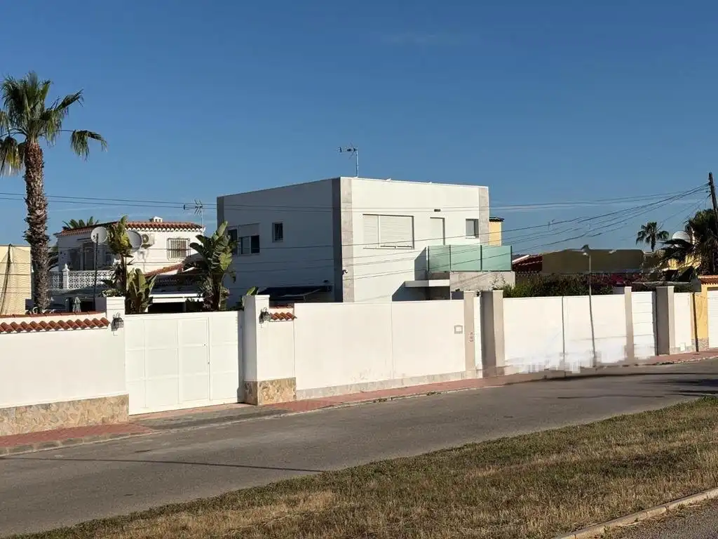 Casa con piscina en venta en N/A