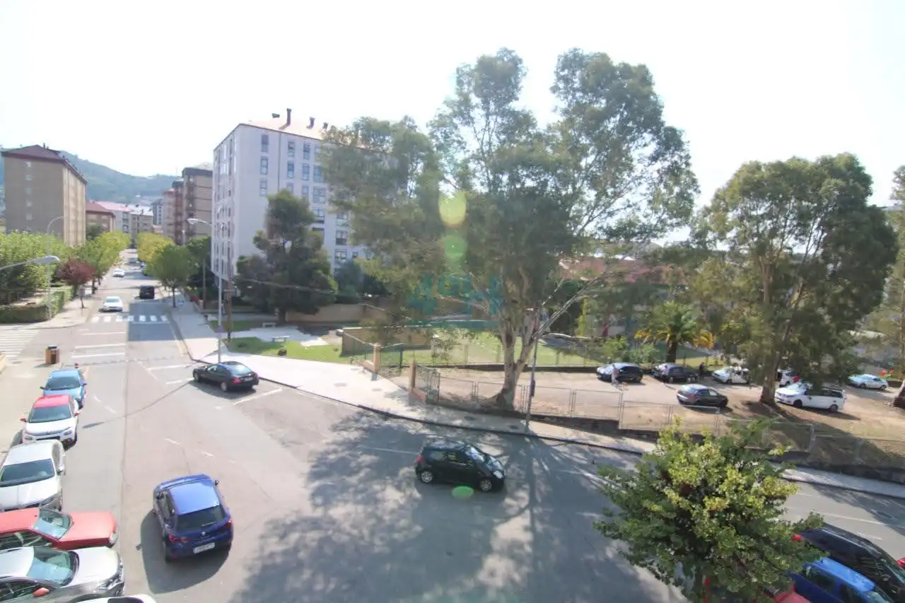 Exterior view of Study for rent in Ourense Capital   with Air Conditioner, Heating and Parquet flooring