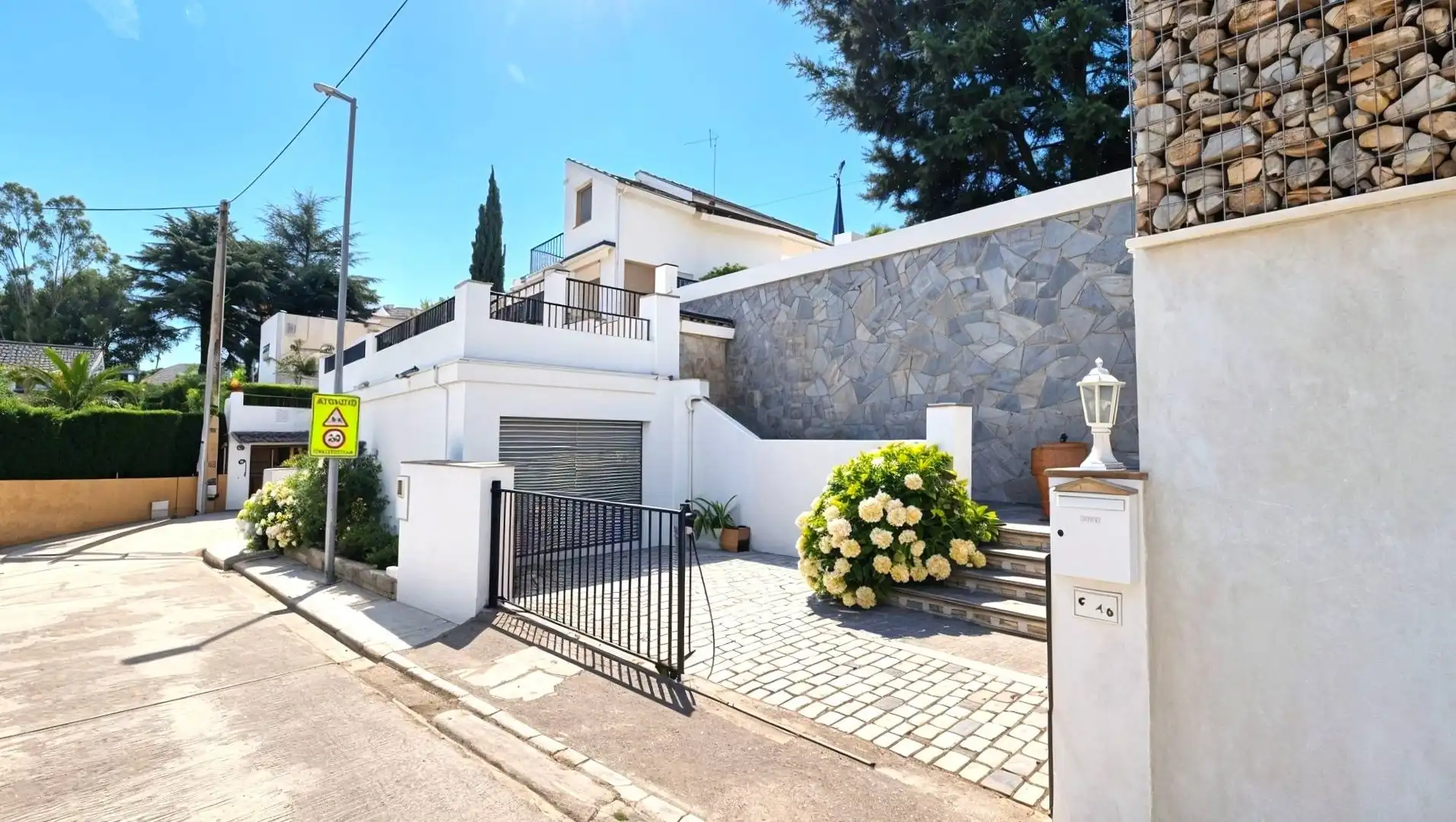 Vista exterior de Casa adosada en venda en Riudecols amb Piscina comunitària