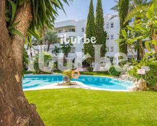 Jardí de Àtic de lloguer en Marbella amb Aire condicionat, Terrassa i Piscina