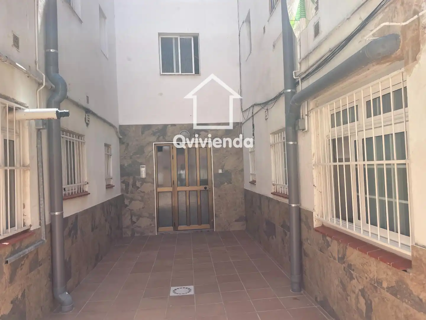 Vista exterior de Piso en venta en Santa Coloma de Gramenet