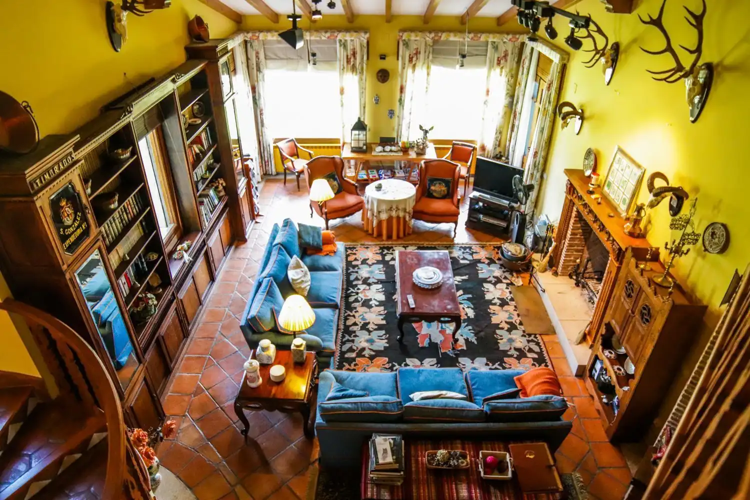 Sala d'estar de Finca rústica en venda en Jarandilla de la Vera amb Aire condicionat, Calefacció i Jardí privat