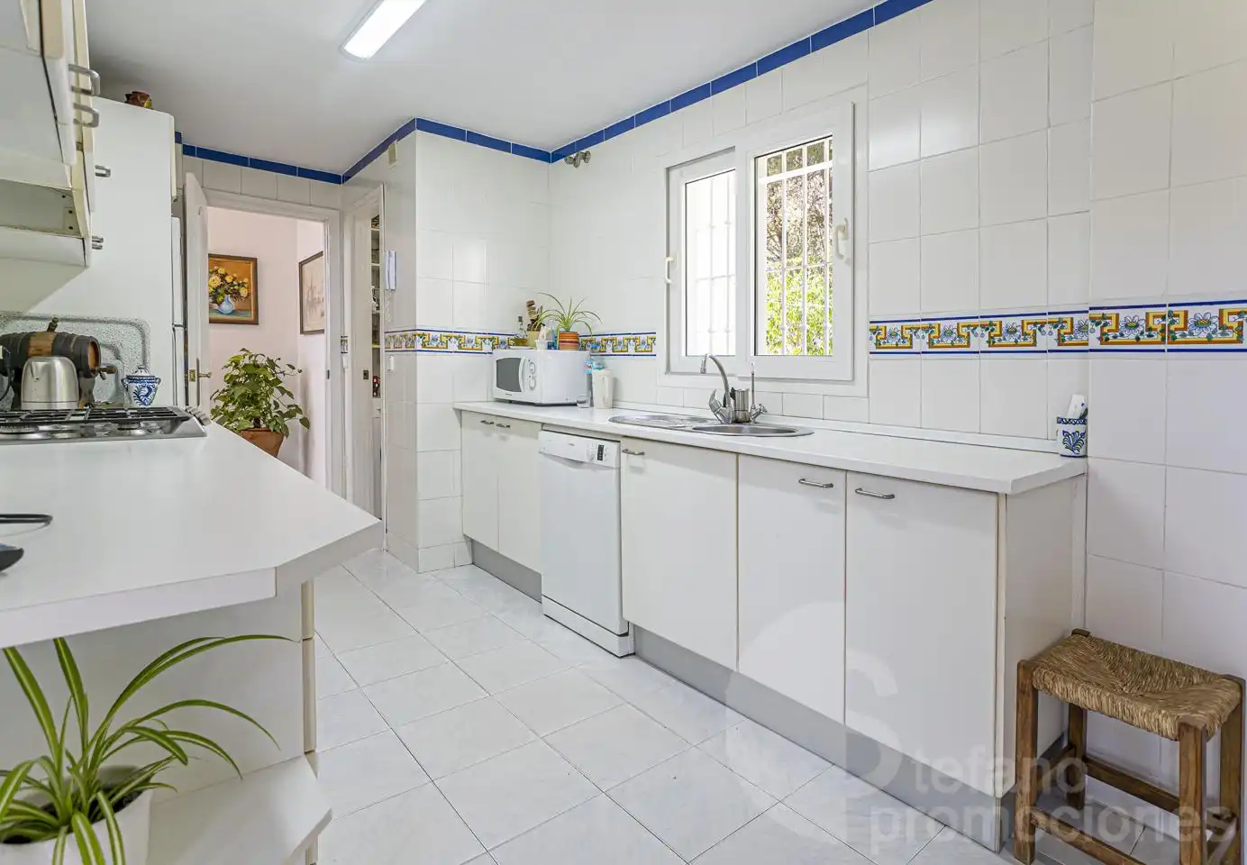 Kitchen of Detached homes for sale in Málaga  with Air Conditioner, Private garden and Terrace