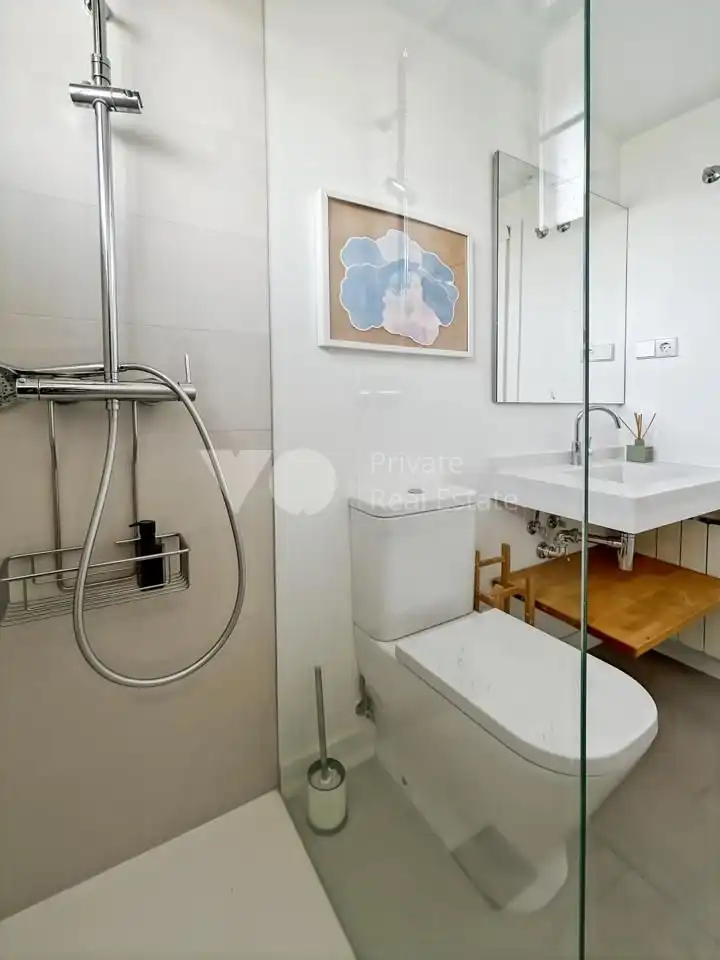 Bany de Dúplex de lloguer en Majadahonda amb Aire condicionat, Calefacció i Terrassa