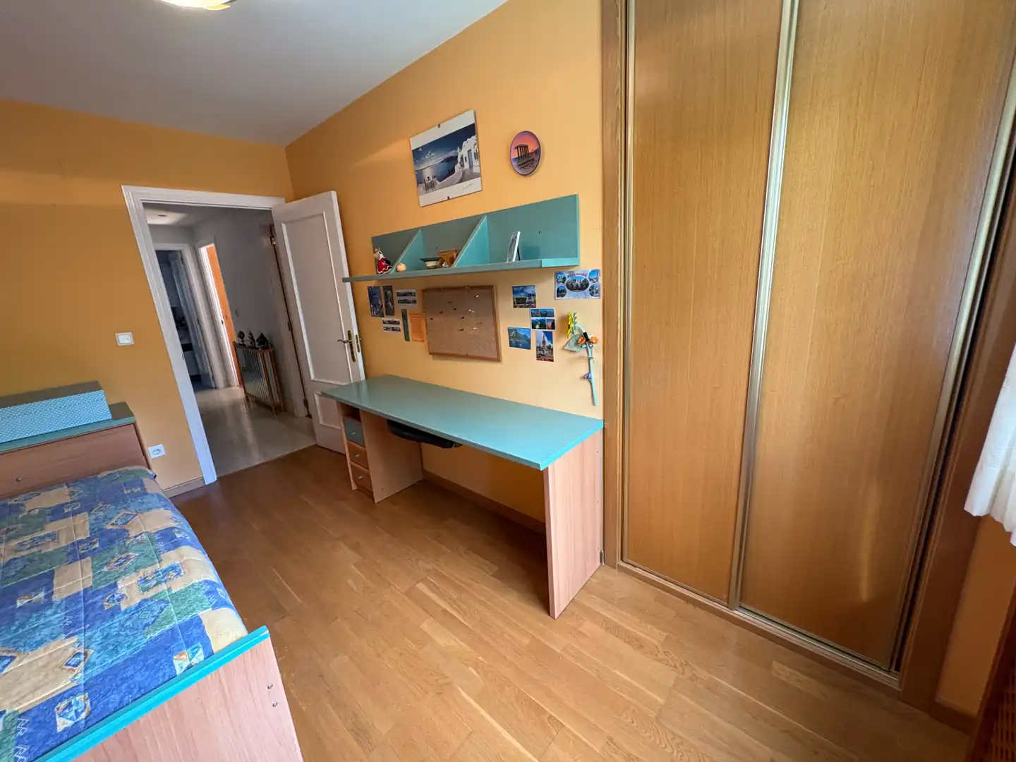 Habitación de Casa adosada en venta en Simancas con Aire acondicionado, Calefacción y Jardín privado