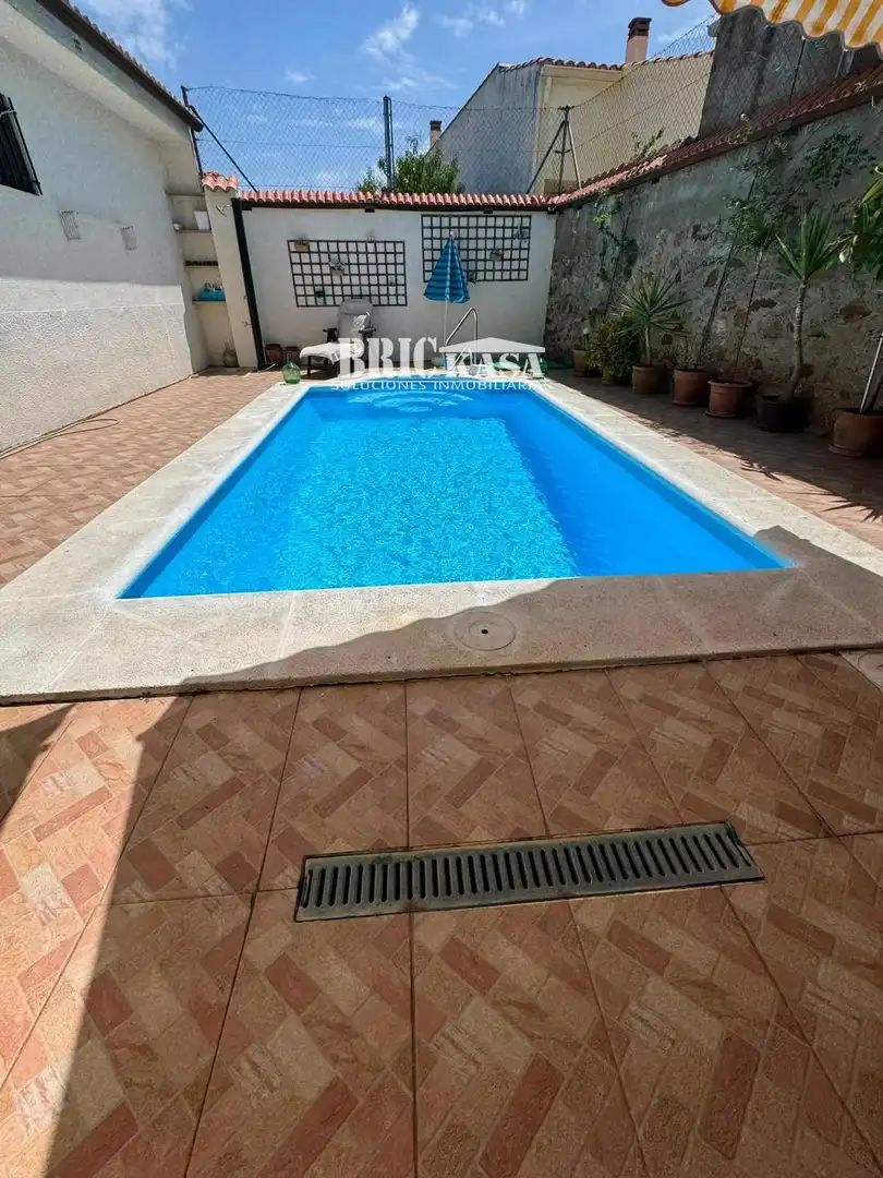 Piscina de Casa o chalet en venta en Torre de Santa María con Aire acondicionado, Calefacción y Trastero