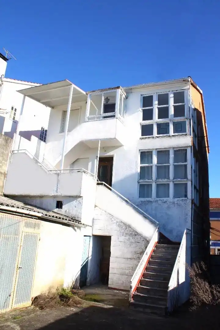 Vista exterior de Casa adosada en venda en Maceda amb Traster i Moblat