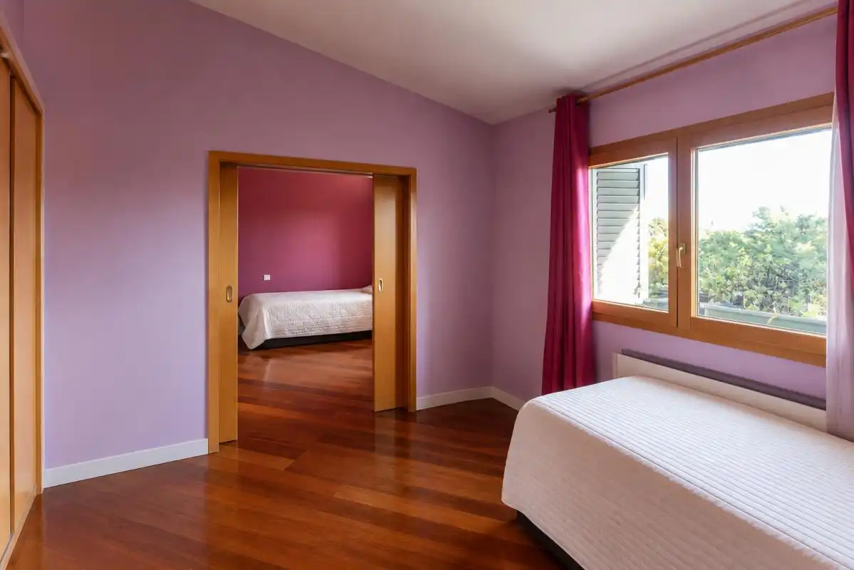 Bedroom of Houses for sale in Pozuelo de Alarcón  with Air Conditioner, Heating and Private garden